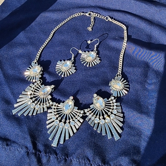 Large Silver Rhinestones Statement Necklace & Earring set - Picture 2 of 2